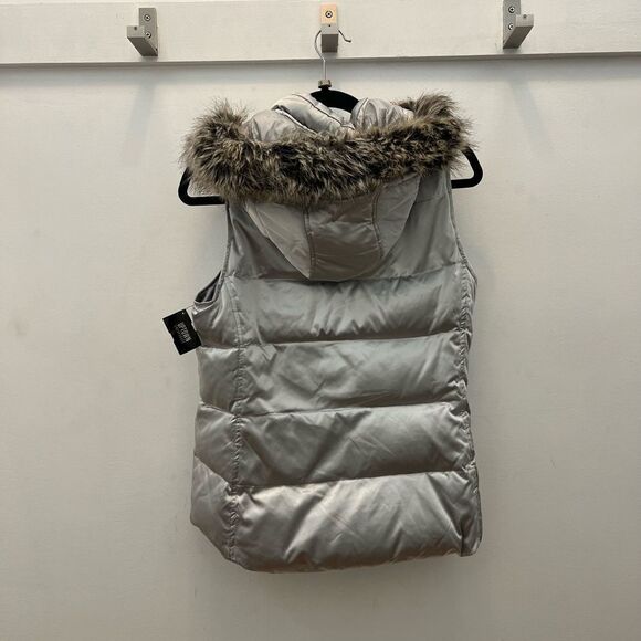 Land’s End Puffer Vest - Picture 5 of 7